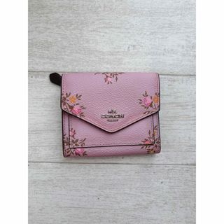 コーチ(COACH)の【未使用品】COACH　財布  折り財布　レア　3つ折り財布    花柄　ピンク(折り財布)