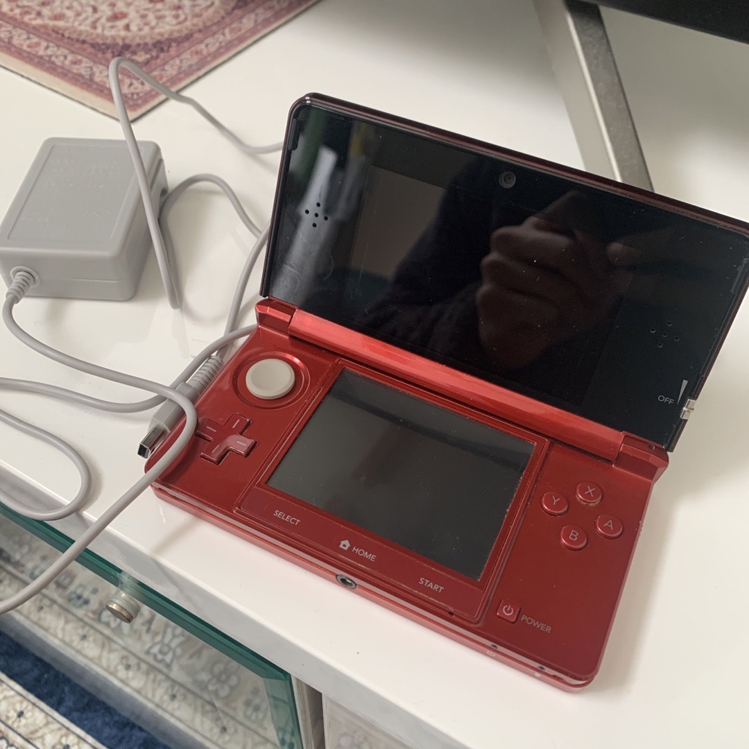 【動作確認済み】ニンテンドー3DS レッド エンタメ/ホビーのゲームソフト/ゲーム機本体(家庭用ゲーム機本体)の商品写真