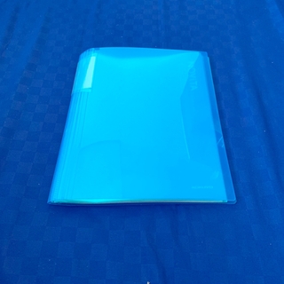 コクヨ(コクヨ)のコクヨ クリヤーブック ノビータ A4縦 40枚 透明ライトブルー(1冊)(ファイル/バインダー)