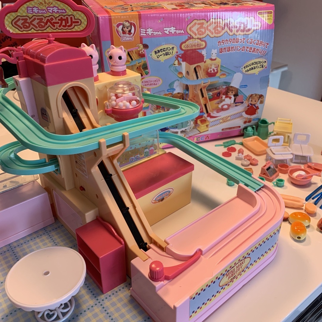 リカちゃん - タカラトミー リカちゃん くるくるベーカリーの リカちゃん - タカラトミー リカちゃん くるくるベーカリーの