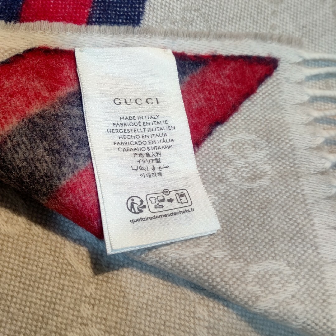 Gucci(グッチ)の❤新品箱袋付き❤ GUCCI マフラー ストール ショール スカーフ❤ホワイト❤ レディースのファッション小物(マフラー/ショール)の商品写真
