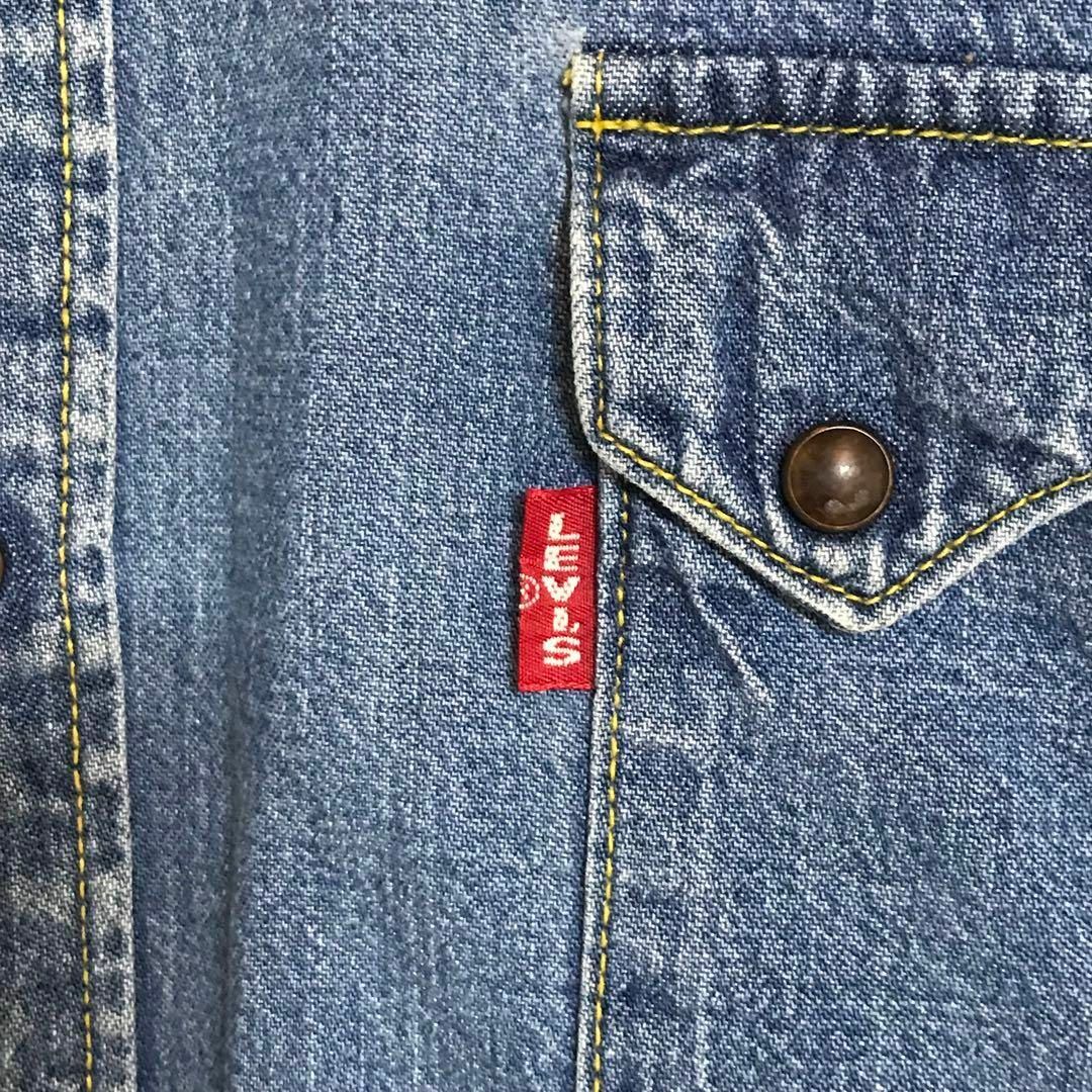 Levi's(リーバイス)の【ヴィンテージ】リーバイス　ロゴ入りデニムウエスタンシャツ　E1117 メンズのトップス(シャツ)の商品写真