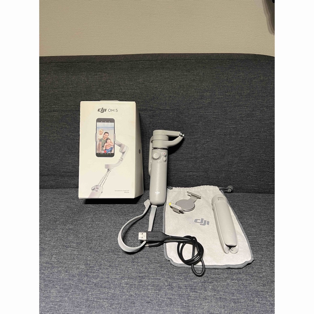 Inspire(DJI)(インスパイア)のDJI OM5 ジンバル スマホ/家電/カメラのスマホアクセサリー(自撮り棒)の商品写真