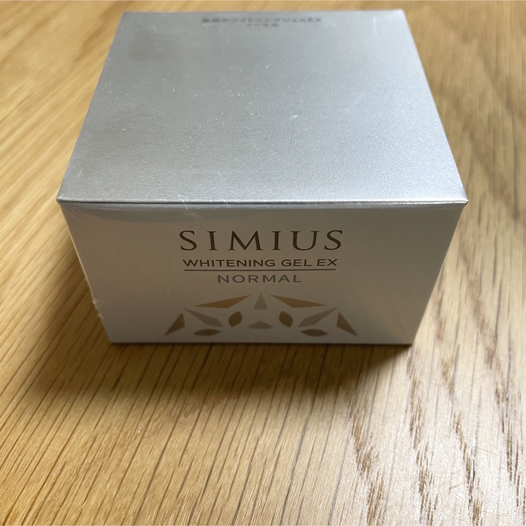 SIMIUS(シミウス)の【新品・未開封】SIMIUS ホワイトニングジェル コスメ/美容のスキンケア/基礎化粧品(オールインワン化粧品)の商品写真