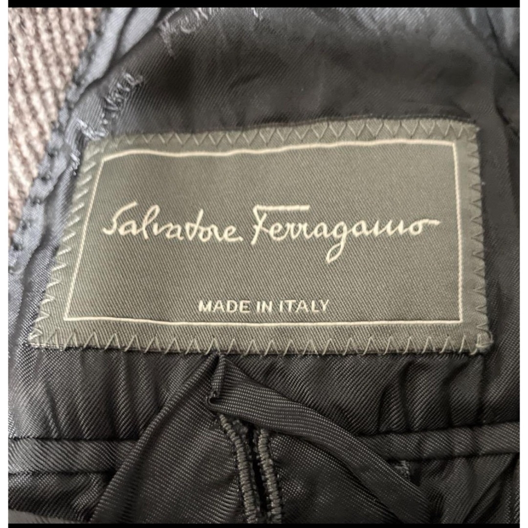 Salvatore Ferragamo(サルヴァトーレフェラガモ)の定価50万円 フェラガモ　最高級コート メンズのジャケット/アウター(チェスターコート)の商品写真