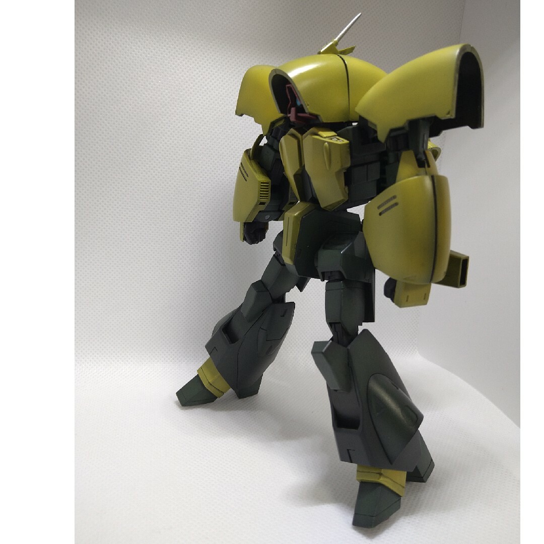 BANDAI(バンダイ)の【ガンプラ】HGUC 1/144 アッシマー 全塗装完成品 エンタメ/ホビーのおもちゃ/ぬいぐるみ(模型/プラモデル)の商品写真