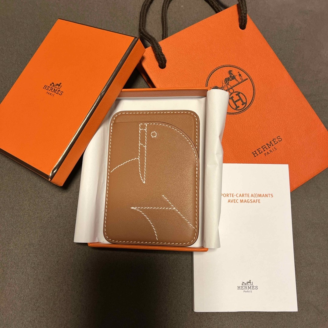 Hermes(エルメス)の[HERMES]エルメス　カードケース(magSafe)iPhoneシュヴァル レディースのファッション小物(パスケース/IDカードホルダー)の商品写真