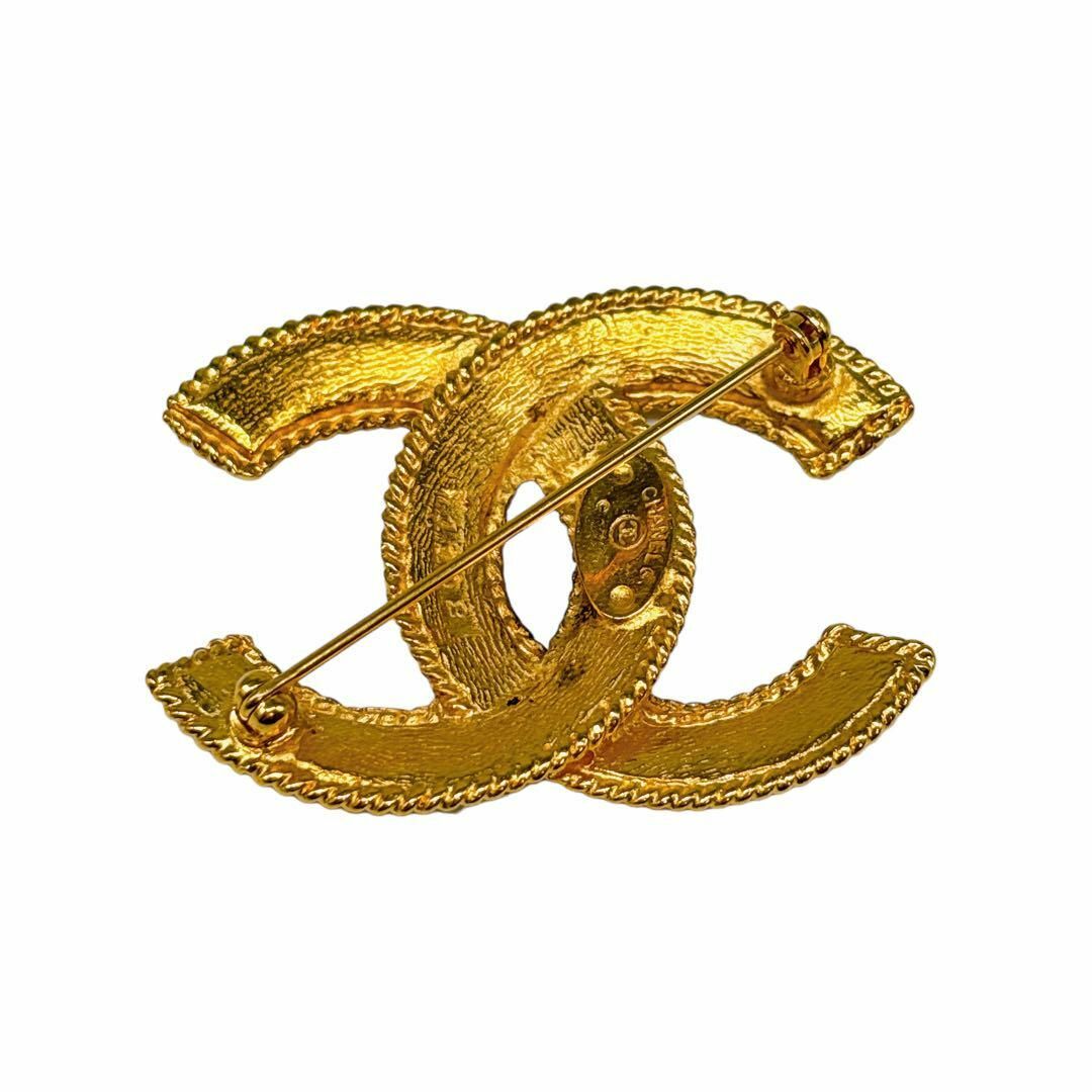 CHANEL(シャネル)のシャネル　ココマーク　ヴィンテージ ブローチ1108 ゴールド　スーツ　入学式 レディースのアクセサリー(ブローチ/コサージュ)の商品写真