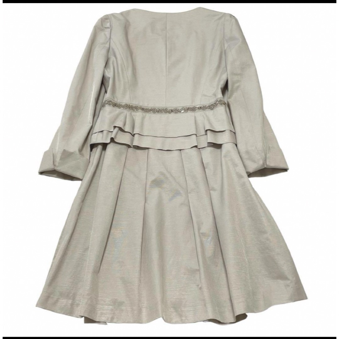 ANAYI(アナイ)の❣️ ANAYIフレアスカートスーツ スパンコール　サイズ38 ノーカラー レディースのフォーマル/ドレス(スーツ)の商品写真