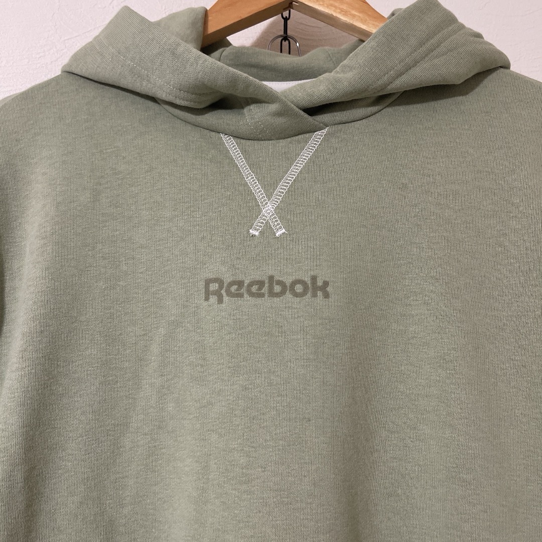 Reebok(リーボック)の新品Ｌ リーボック Reebok フューチャリスティック ロング ドレス レディースのトップス(パーカー)の商品写真