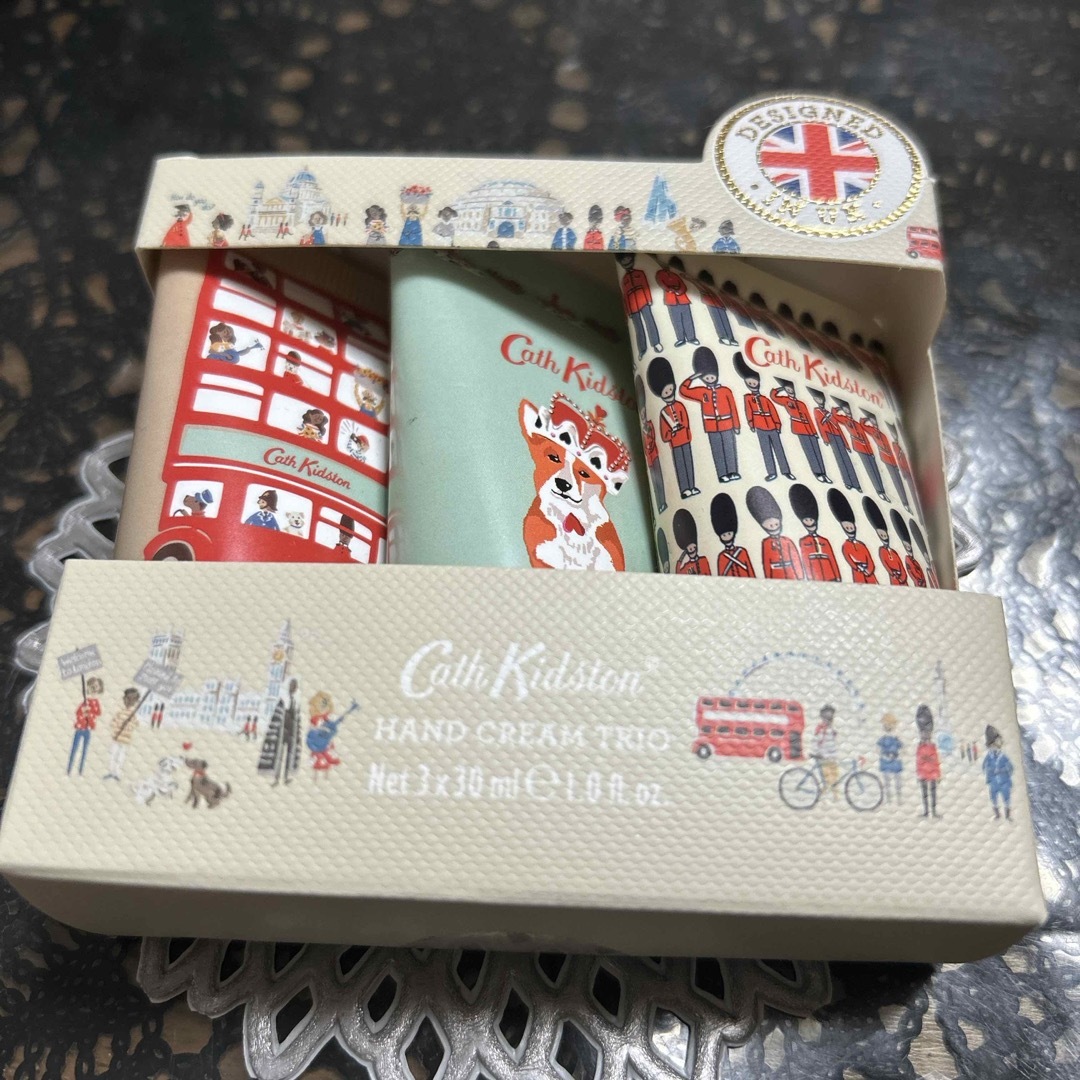 Cath Kidston(キャスキッドソン)のキャスキッドソンのハンドクリームトリオ（3×30ml） コスメ/美容のボディケア(ハンドクリーム)の商品写真