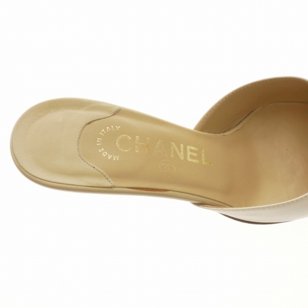 CHANEL(シャネル)のシャネル CHANEL ココマーク レザーミュール 35 アイボリー/ベージュ レディースの靴/シューズ(ミュール)の商品写真