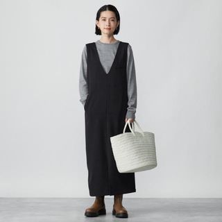 ユナイテッドアローズ(UNITED ARROWS)のティッカticca2023AWジャンパースカートサイズ2新品(ロングワンピース/マキシワンピース)