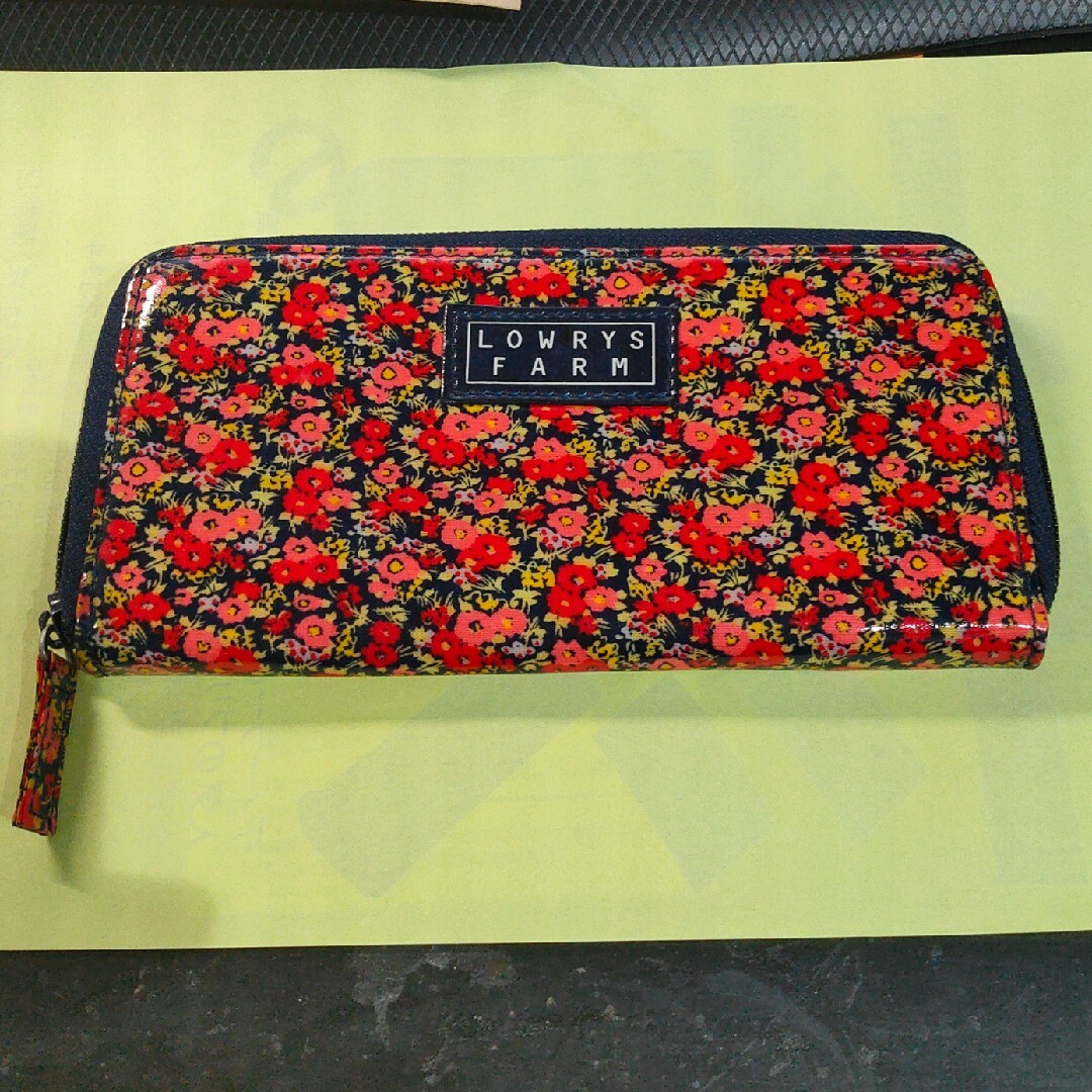 LOWRYS FARM(ローリーズファーム)のLOWRYS FARM 長財布 レディースのファッション小物(財布)の商品写真