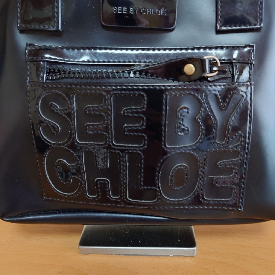 SEE BY CHLOE(シーバイクロエ)のSEEBYCHLOE シーバイクロエ ハンドバック トートバッグ エナメル 黒 レディースのバッグ(ハンドバッグ)の商品写真