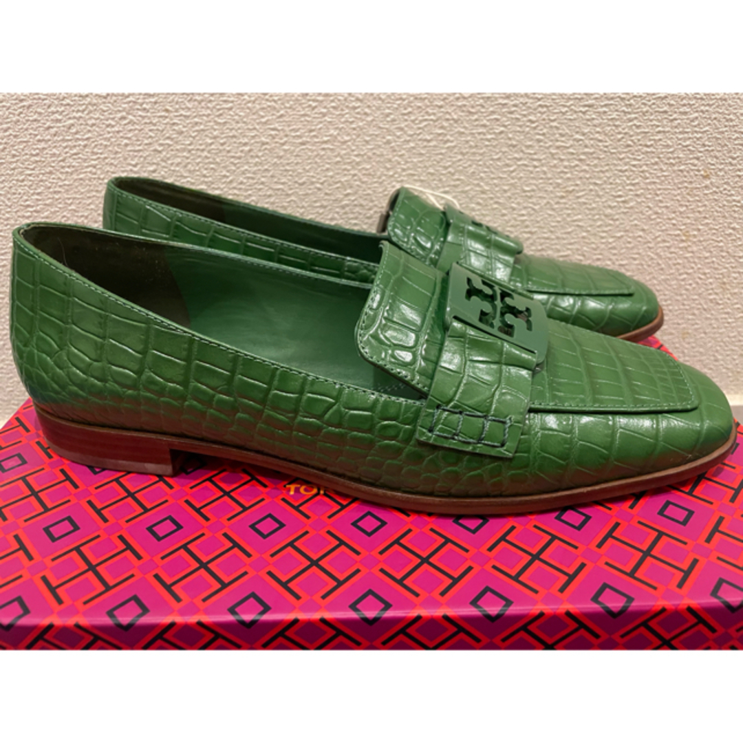 Tory Burch(トリーバーチ)の★新品未使用★Tory Burch トリーバーチ レザーシューズ8.5 レディースの靴/シューズ(スリッポン/モカシン)の商品写真