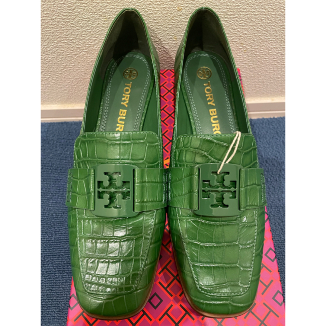 Tory Burch(トリーバーチ)の★新品未使用★Tory Burch トリーバーチ レザーシューズ8.5 レディースの靴/シューズ(スリッポン/モカシン)の商品写真