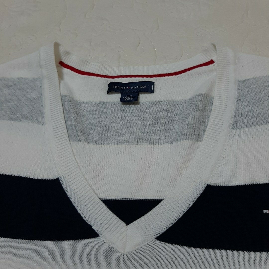 TOMMY HILFIGER(トミーヒルフィガー)の#TOMMY HILFIGER／コットン100%ニット／白青紺ボーダー／S／美品 レディースのトップス(ニット/セーター)の商品写真