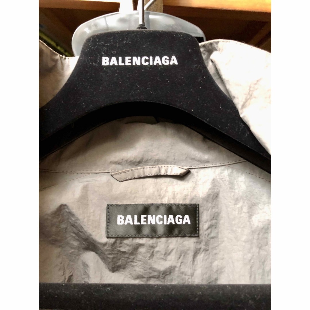 Balenciaga(バレンシアガ)の【新品】BALENCIAGA ロゴプリント シャツブルゾン  44 ナイロン メンズのジャケット/アウター(ブルゾン)の商品写真