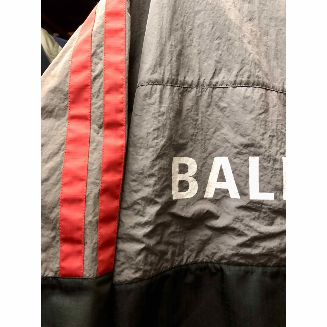 Balenciaga(バレンシアガ)の【新品】BALENCIAGA ロゴプリント シャツブルゾン  44 ナイロン メンズのジャケット/アウター(ブルゾン)の商品写真