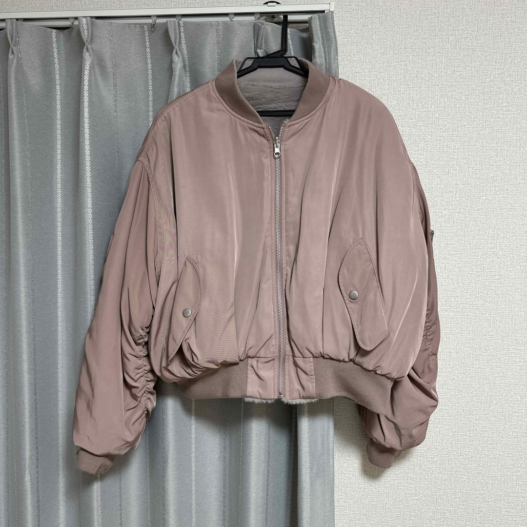GYDA(ジェイダ)のGYDA リバーシブルブルゾン ピンク 美品 レディースのジャケット/アウター(ブルゾン)の商品写真