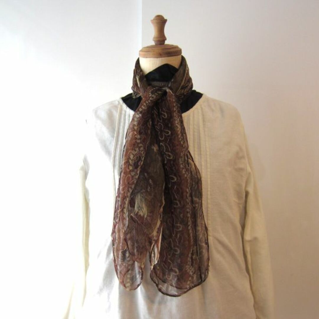 美品　プリントが美しい　シースルー　薄手 大判スカーフ　ブラウン レディースのファッション小物(バンダナ/スカーフ)の商品写真