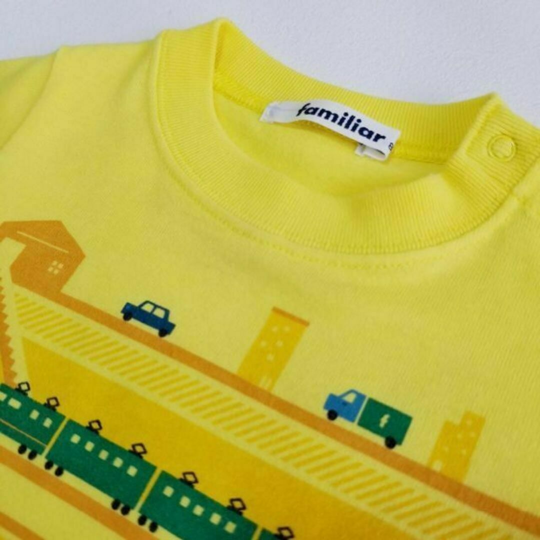 familiar(ファミリア)の2473 【美品】 ファミリア 80 半袖 黄色 車 電車 Tシャツ 働く車 キッズ/ベビー/マタニティのベビー服(~85cm)(シャツ/カットソー)の商品写真