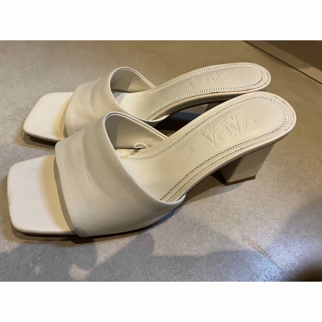 ZARA(ザラ)のZARA サンダル　ホワイト レディースの靴/シューズ(サンダル)の商品写真