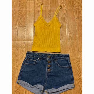 フォーエバートゥエンティーワン(FOREVER 21)のFOREVER21 ショートパンツ &ラメニットキャミソール　デニム レディース(ショートパンツ)