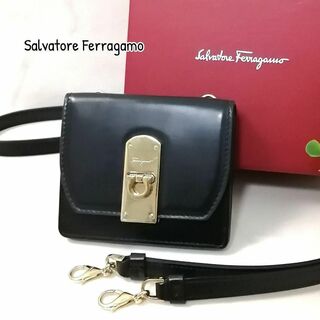 サルヴァトーレフェラガモ(Salvatore Ferragamo)のフェラガモ　ショルダーウォレット　折財布　2way　ガンチーニ　黒　上品　ロゴ(財布)