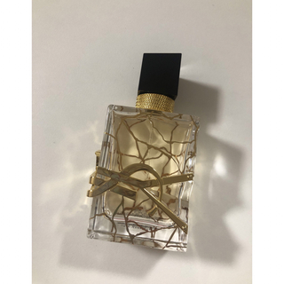 イヴサンローランボーテ(Yves Saint Laurent Beaute)のYSL 2023年ノエル限定香水リブレ オーディパルファム50ml(香水(女性用))