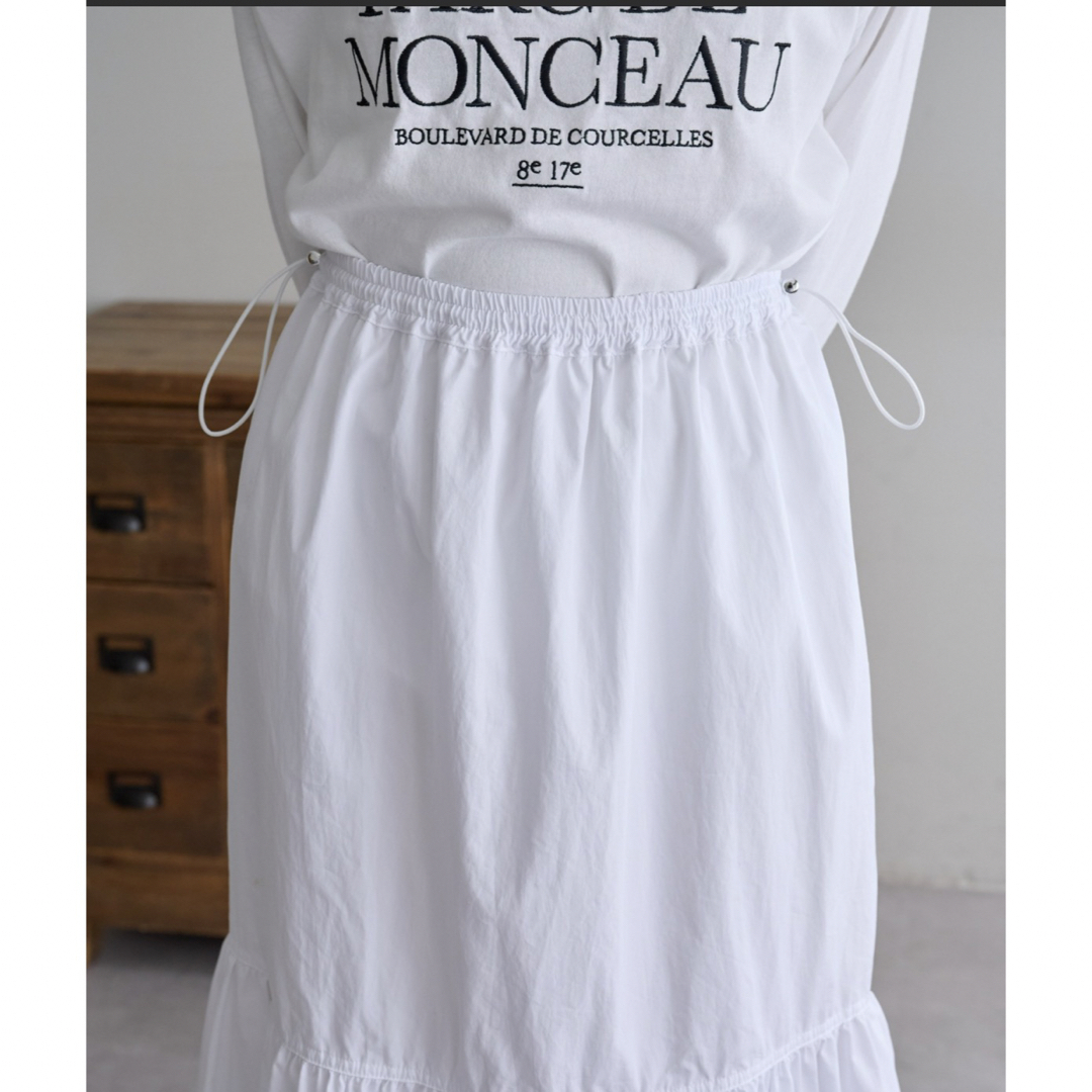 Discoat(ディスコート)のDiscoat ドロストギャザー切替スカート　白 レディースのスカート(ロングスカート)の商品写真