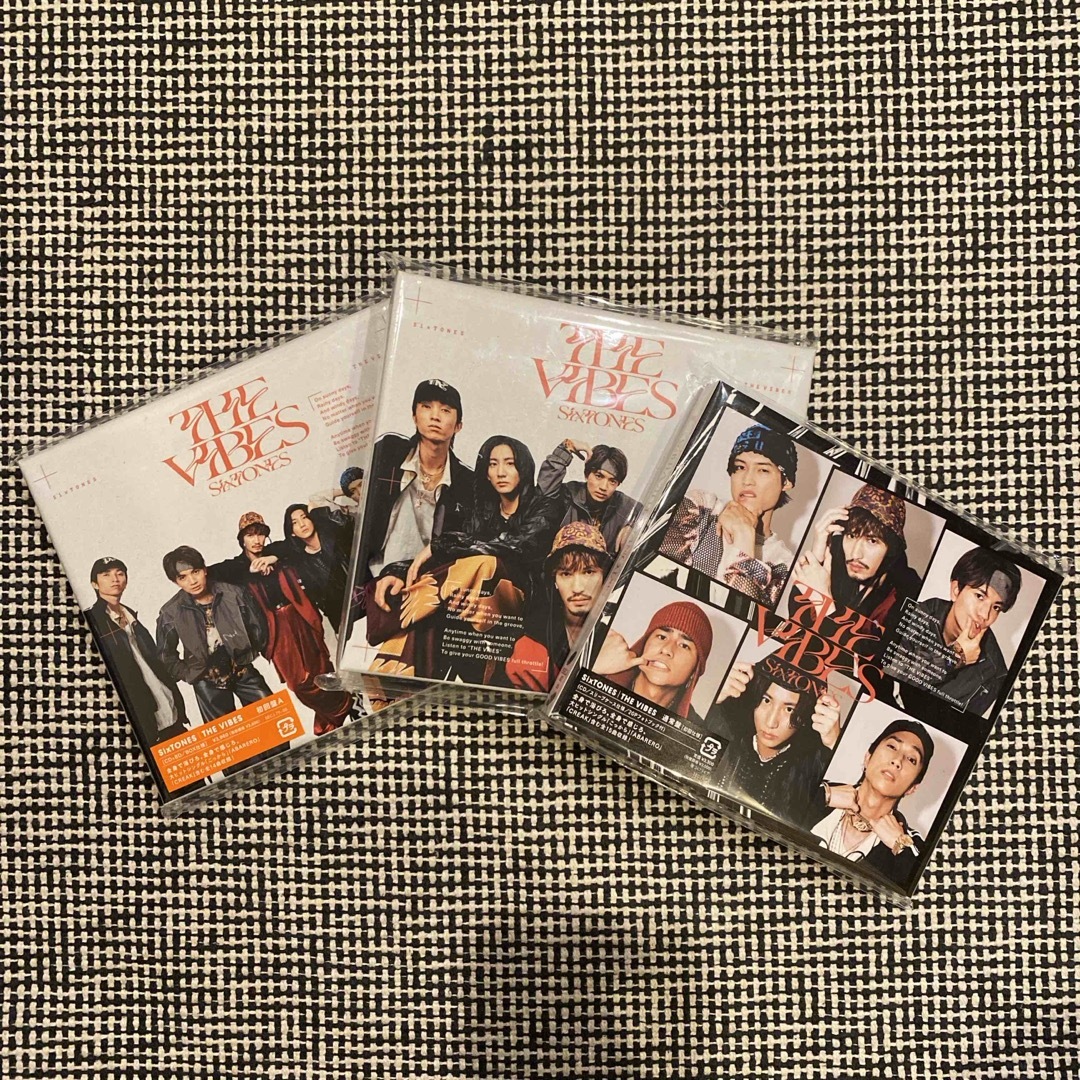 SixTONES(ストーンズ)の【SixTONES】THE VIBES  3形態セット エンタメ/ホビーのCD(ポップス/ロック(邦楽))の商品写真