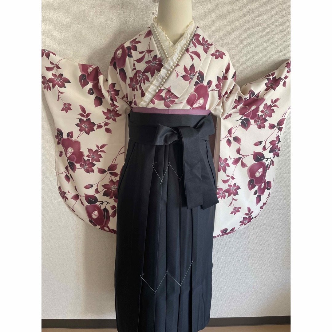 卒業式　レトロモダン　二尺袖着物と袴2点セット レディースの水着/浴衣(着物)の商品写真