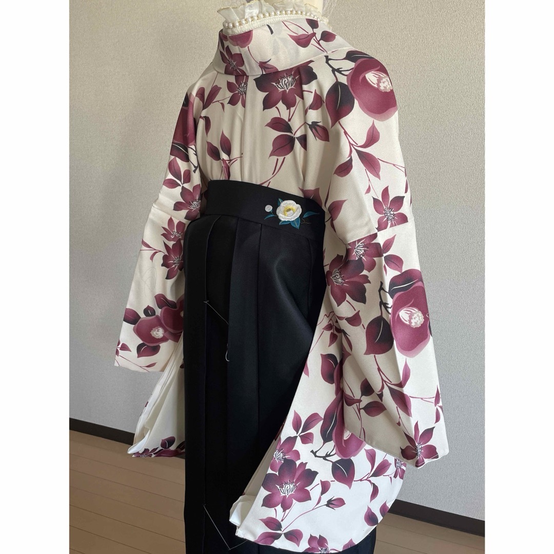 卒業式　レトロモダン　二尺袖着物と袴2点セット レディースの水着/浴衣(着物)の商品写真