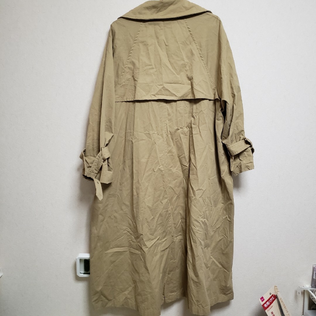 mystic(ミスティック)のミスティック　ダブルブレストトレンチコート　ベージュ　ロングコート　アウター レディースのジャケット/アウター(トレンチコート)の商品写真
