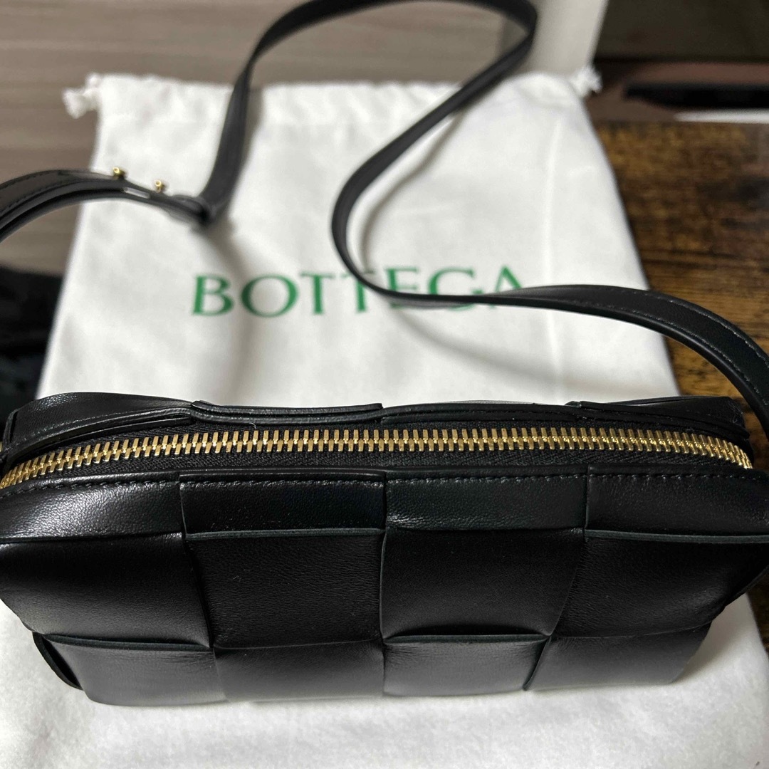 Bottega Veneta(ボッテガヴェネタ)のカセット ミニ クロスボディバッグ レディースのバッグ(ショルダーバッグ)の商品写真