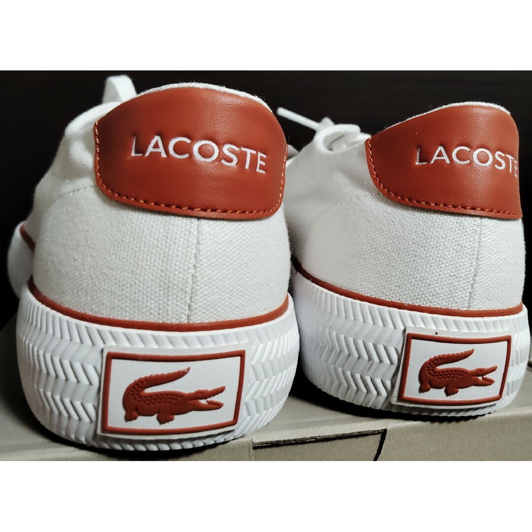 LACOSTE(ラコステ)の新品未使用タグ付きラコステメンズスニーカー メンズの靴/シューズ(スニーカー)の商品写真