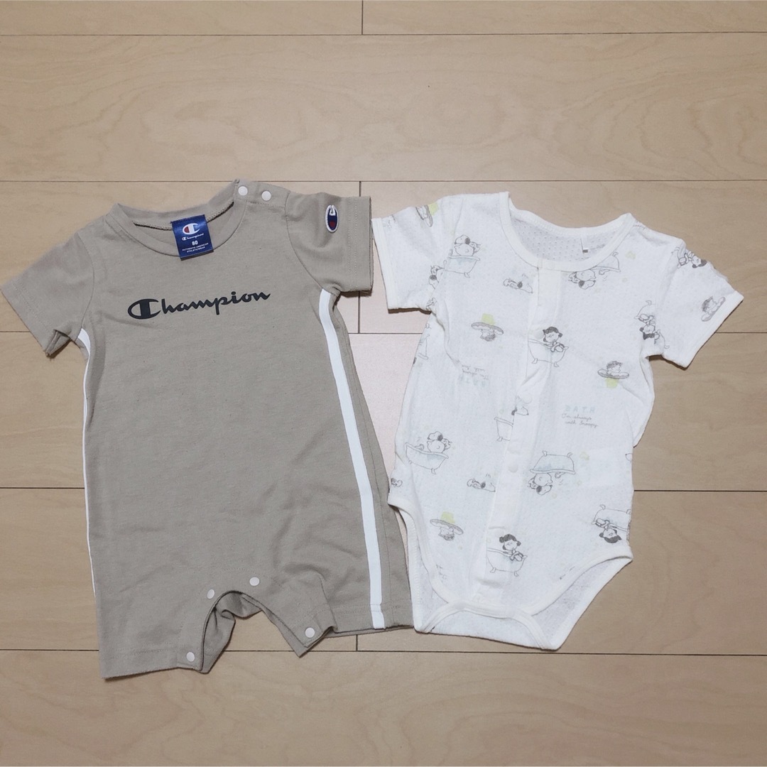 Champion(チャンピオン)のベビーザラス　SNOOPY、Champion80半袖ロンパース　2枚セット キッズ/ベビー/マタニティのベビー服(~85cm)(ロンパース)の商品写真