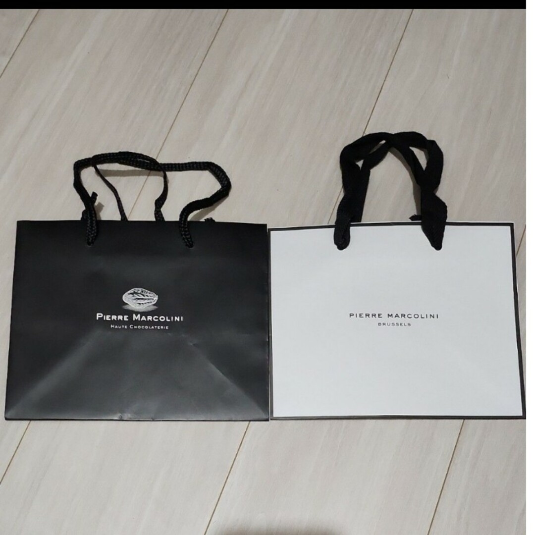 ピエールマルコリーニ　紙袋 レディースのバッグ(ショップ袋)の商品写真