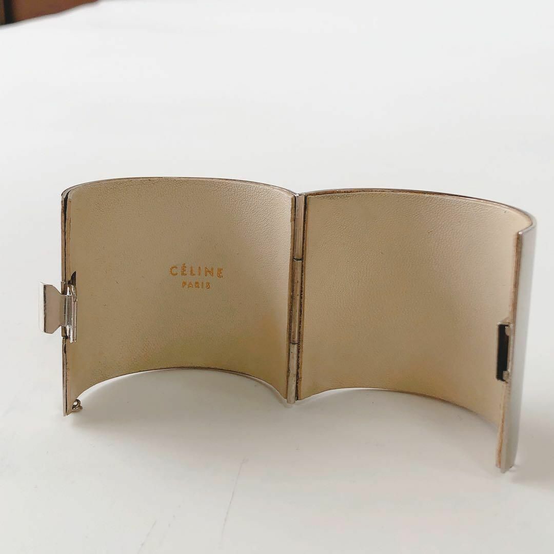 celine(セリーヌ)のセリーヌ CELINE マンシェットバングル ワイド シルバー 腕輪　アクセ レディースのアクセサリー(ブレスレット/バングル)の商品写真