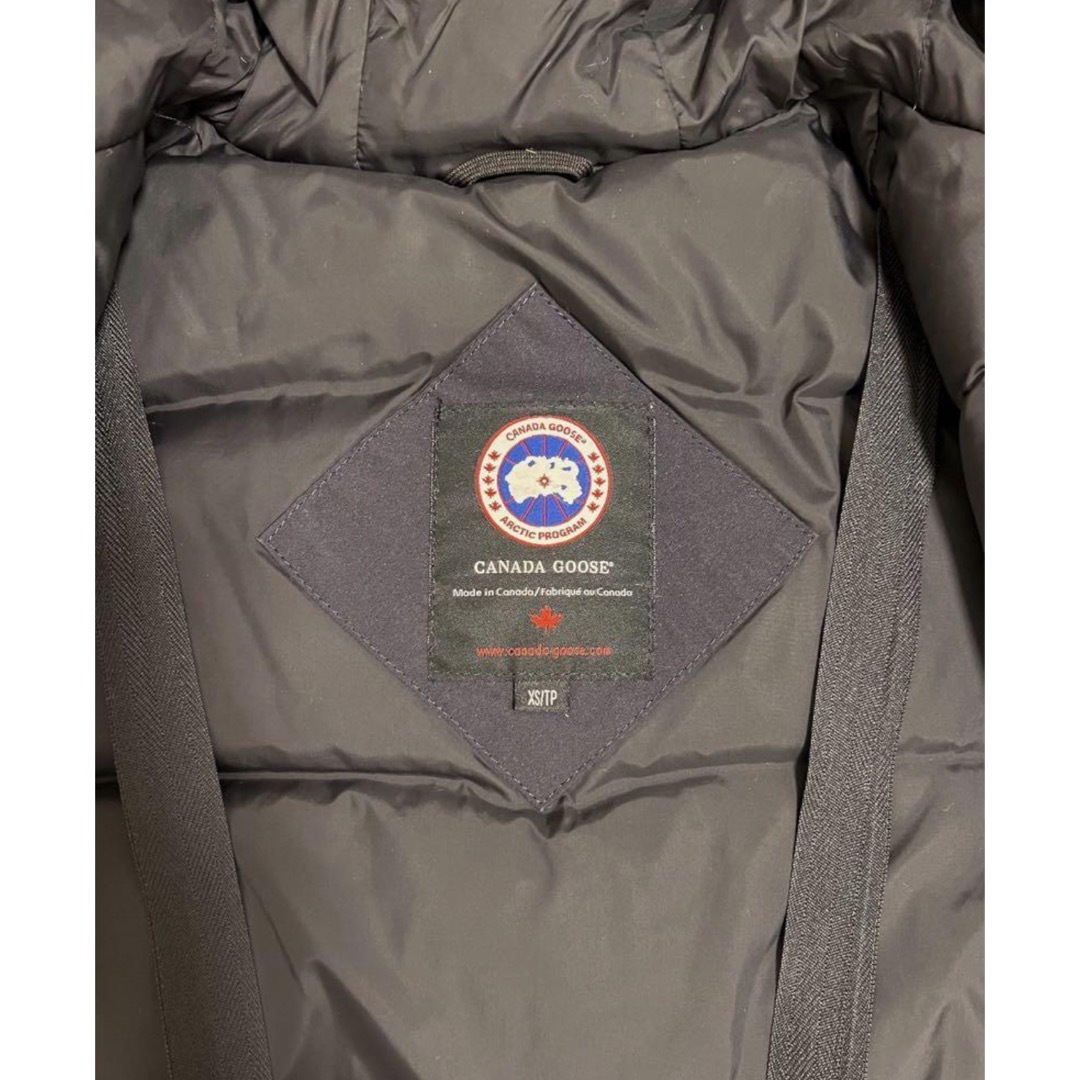 CANADA GOOSE(カナダグース)のCANADAGOOSE カナダグース ダウンジャケット 濃紺 ネイビー XS レディースのジャケット/アウター(ダウンジャケット)の商品写真