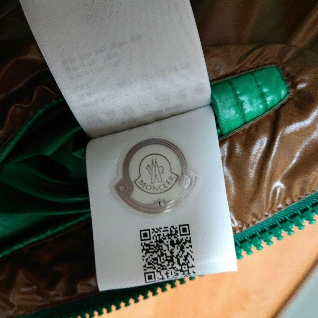 MONCLER(モンクレール)のモンクレール ダウンジャケット グリーン メンズのジャケット/アウター(ダウンジャケット)の商品写真
