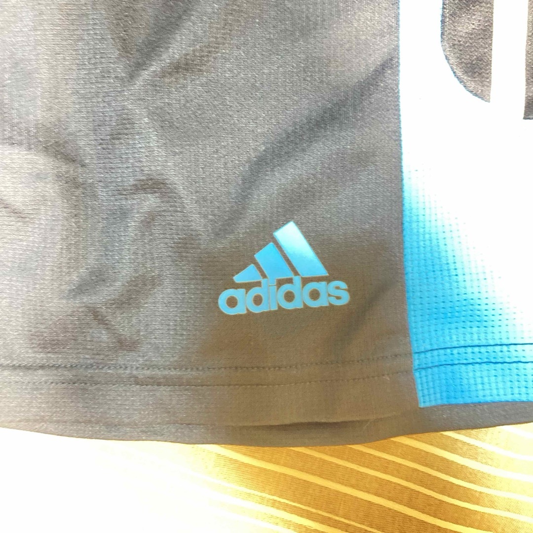 adidas(アディダス)のadidas ショートパンツ　M ブラック　ブルー　美品 メンズのパンツ(ショートパンツ)の商品写真