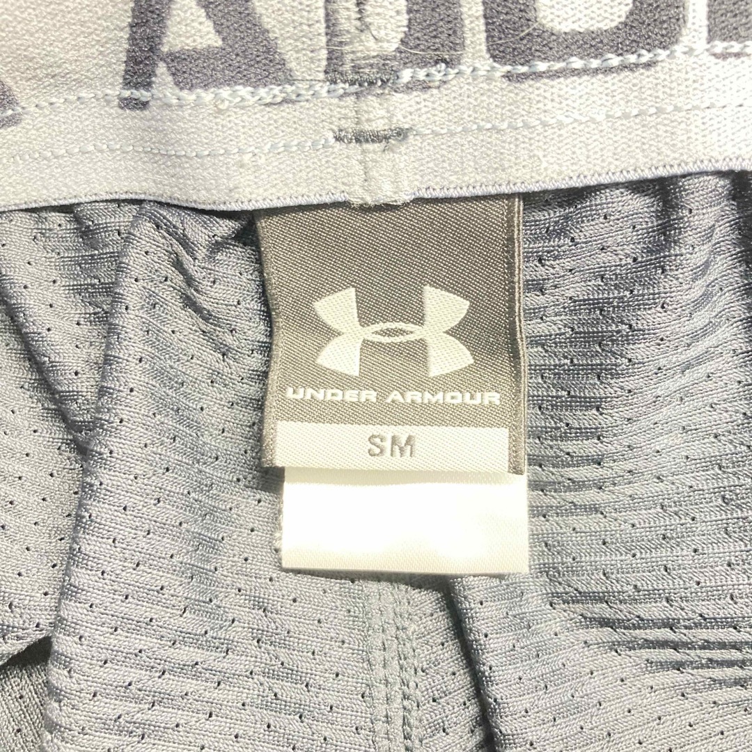 UNDER ARMOUR(アンダーアーマー)のアンダーアーマー　ショートパンツ　ジャージ　スポーツ　M 黒　美品 メンズのパンツ(その他)の商品写真