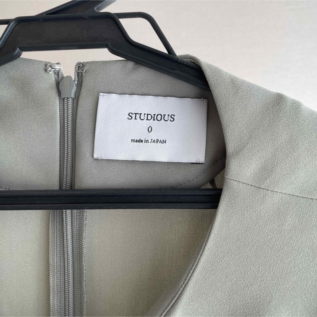 STUDIOUS(ステュディオス)のSTUDIOS ブラウス　ピスタチオグリーン　美品 レディースのトップス(シャツ/ブラウス(長袖/七分))の商品写真