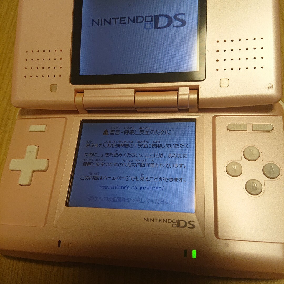 ニンテンドーDS(ニンテンドーDS)のNintendo DS 動作品  ピンク エンタメ/ホビーのゲームソフト/ゲーム機本体(携帯用ゲーム機本体)の商品写真