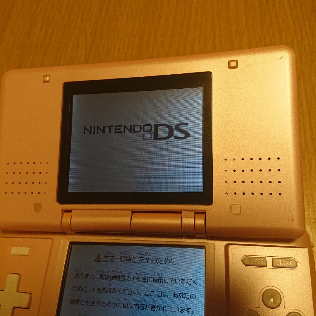 ニンテンドーDS(ニンテンドーDS)のNintendo DS 動作品  ピンク エンタメ/ホビーのゲームソフト/ゲーム機本体(携帯用ゲーム機本体)の商品写真