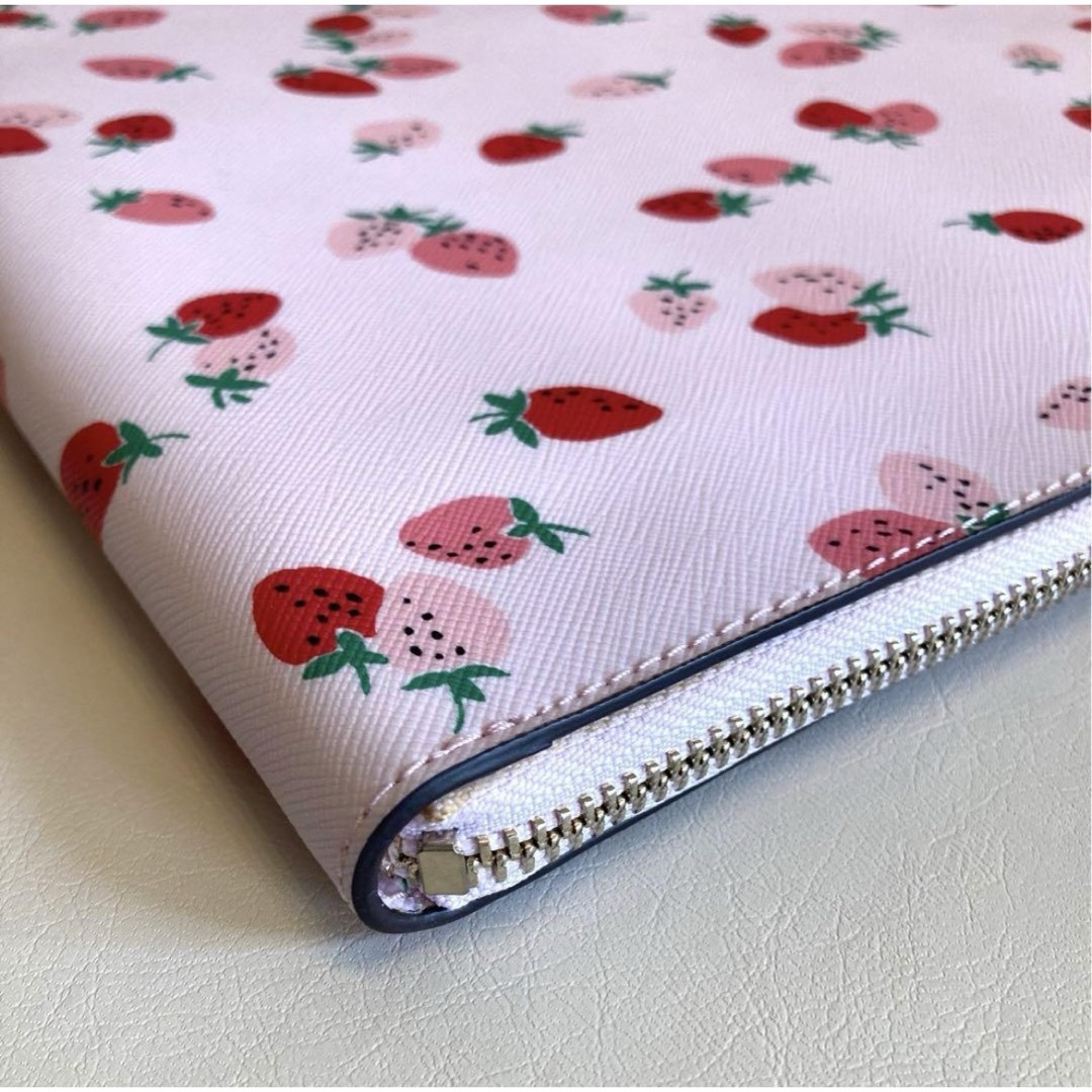 新品）ケイトスペードニューヨーク　Kate spade 　PCケース　いちご