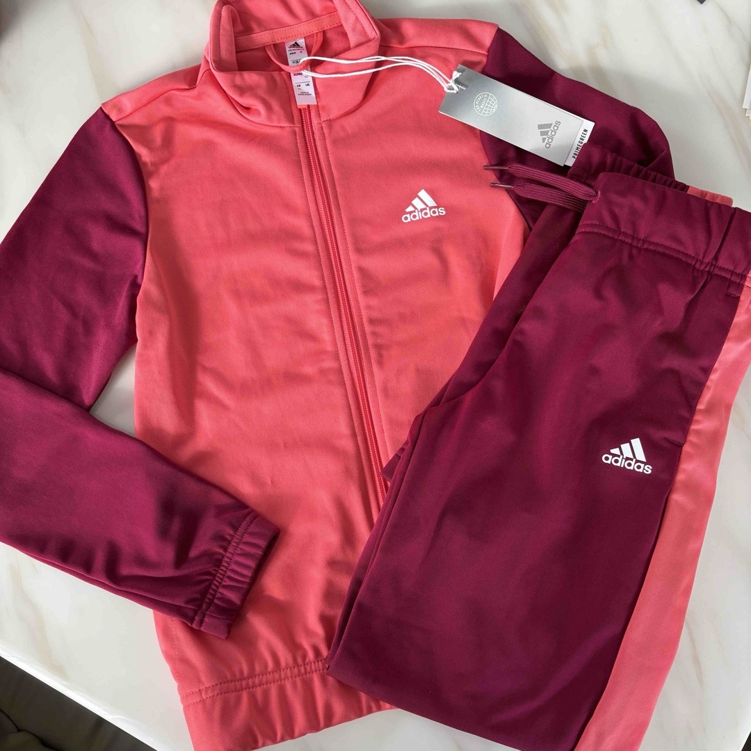 adidas(アディダス)のadidas アディダス　子供　トラックスーツ　ジャージ　上下 キッズ/ベビー/マタニティのキッズ服女の子用(90cm~)(その他)の商品写真